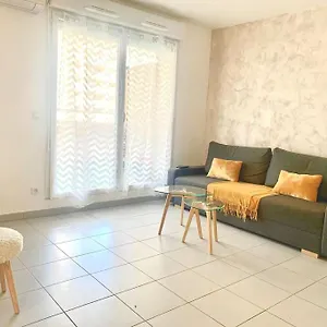 https://marseille-60-m2-terrasse-et-parking.fr-provencehotel.com